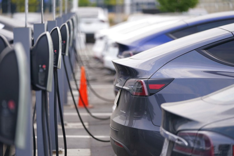 Azərbaycanda elektrik və hibrid mühərrikli avtomobillərin sayı açıqlanıb